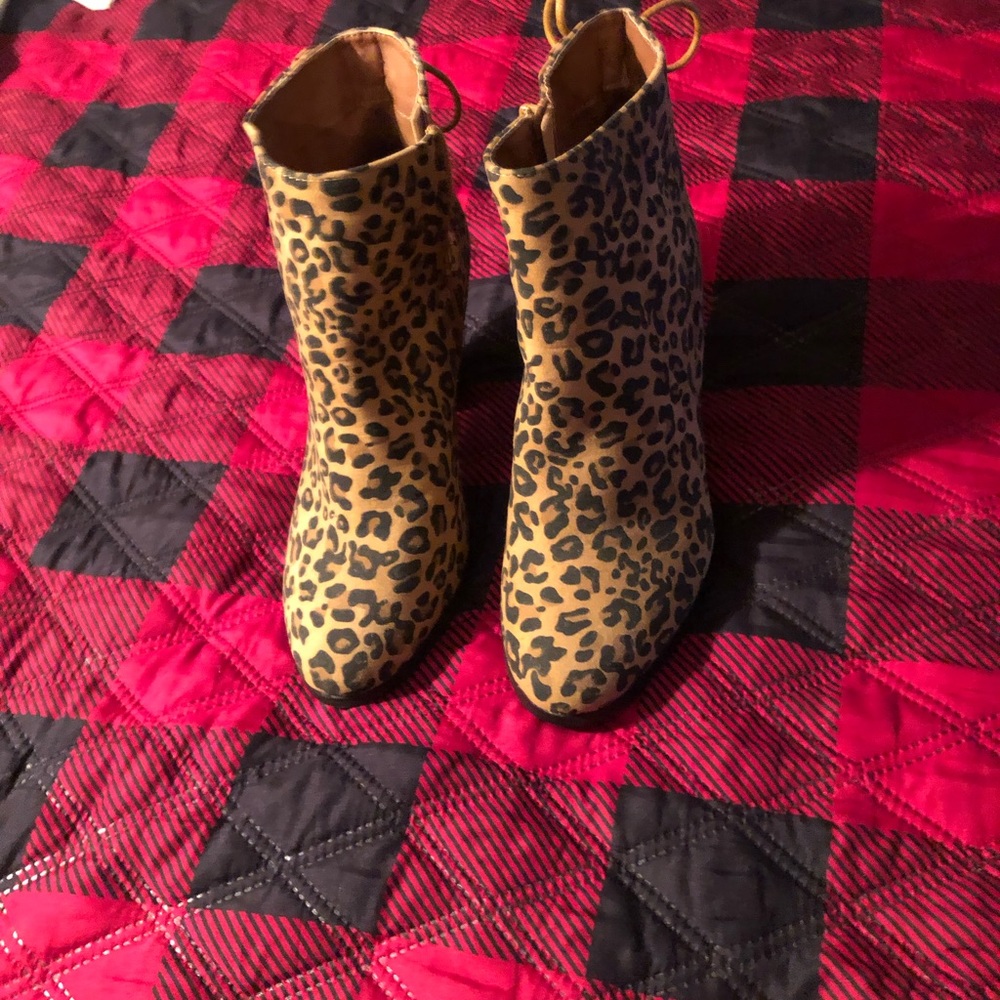 Women Leopard Boots